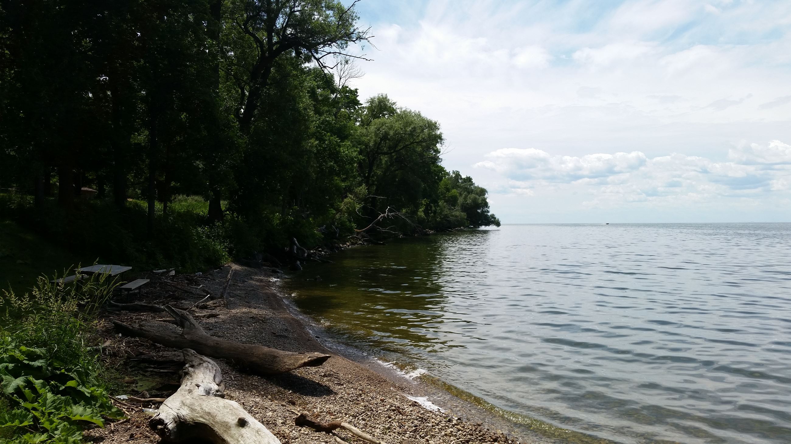Lakeshore line on lake winnebago.